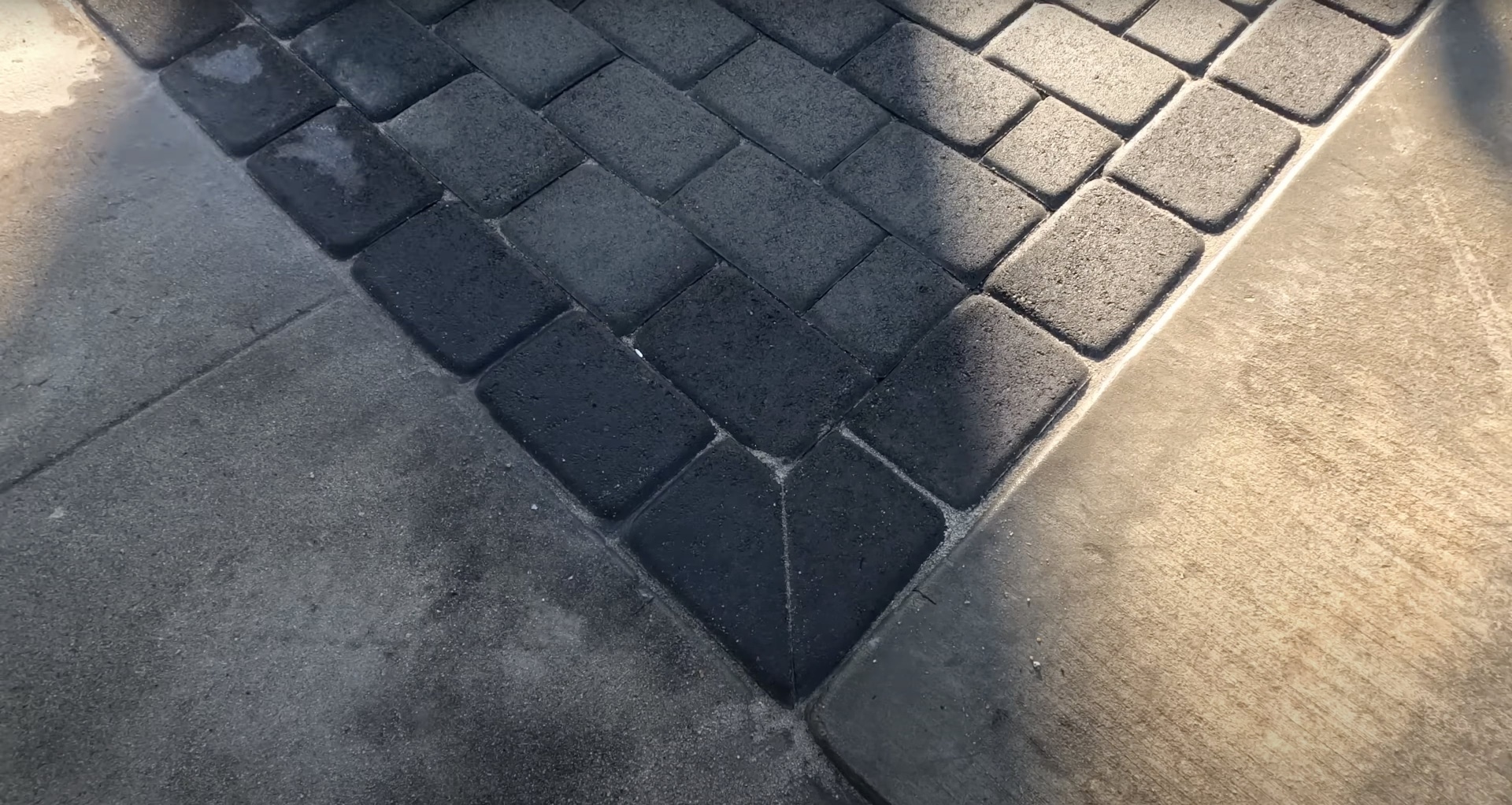 Custom concrete paver design with geometric decorative pattern Decorative concrete pavers with geometric pattern and professional edge work